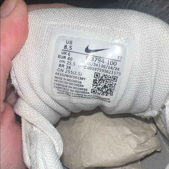 Nike AL8 - Picture 2 of 4